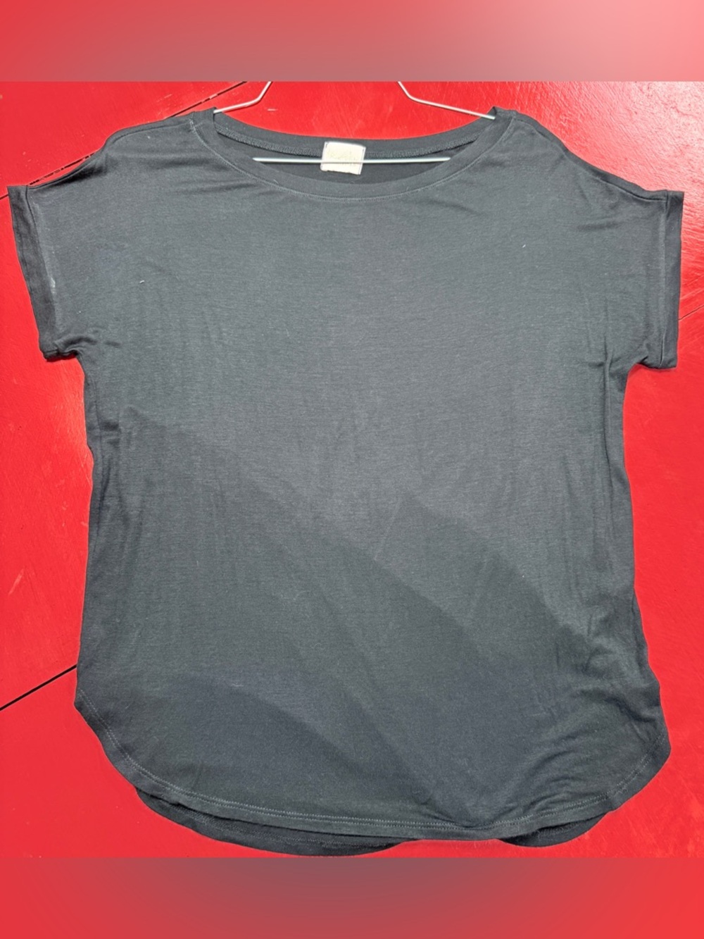 MADELINE CAPPED ROLLED SHORT SLEEVE BLACK TEE SHIRT